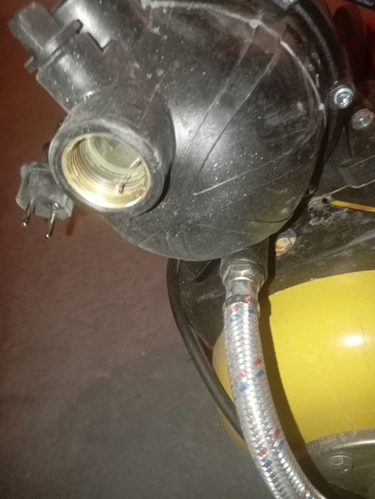 Vendo bomba de agua elétrica monofásica, de superfície com balão