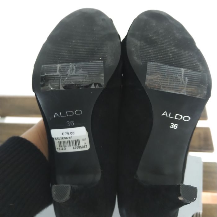 Sapatos Salto alto pretos camurça Aldo