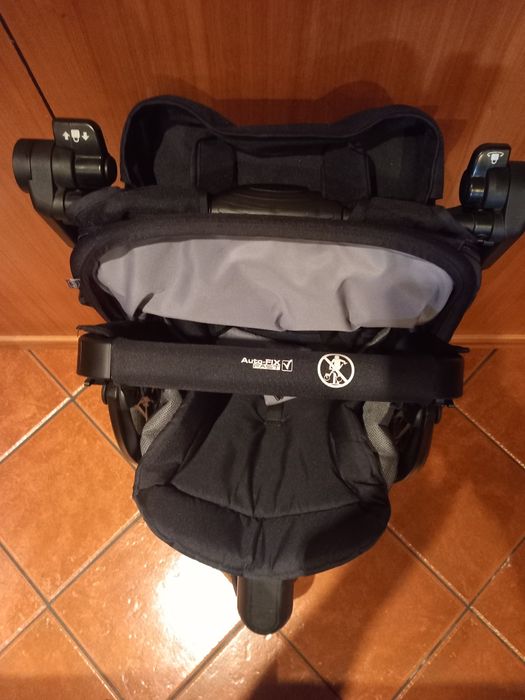 Carrinho bebé e acessórios