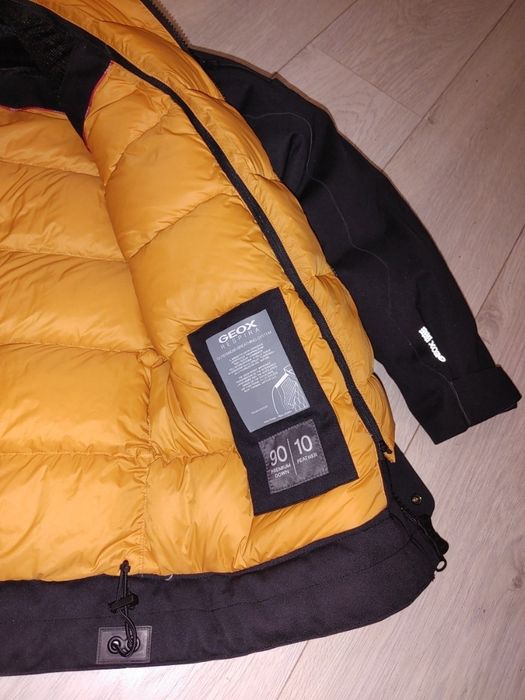 Бомбер пуховик Geox