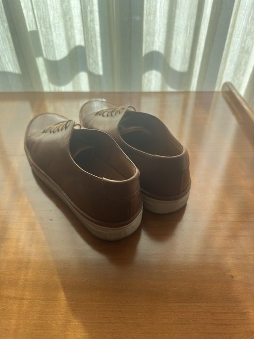 Sapatos sacoor em pele