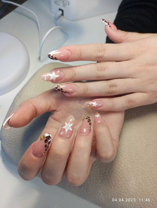 Przedłużanie paznokci, manicure ,pedicure