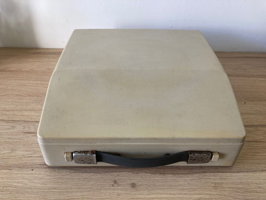 Máquina de escrever  ***  Royal 200