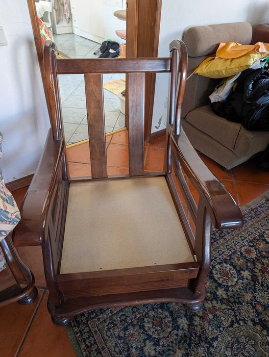 Conjunto sofá 3 lugares + 2 poltronas