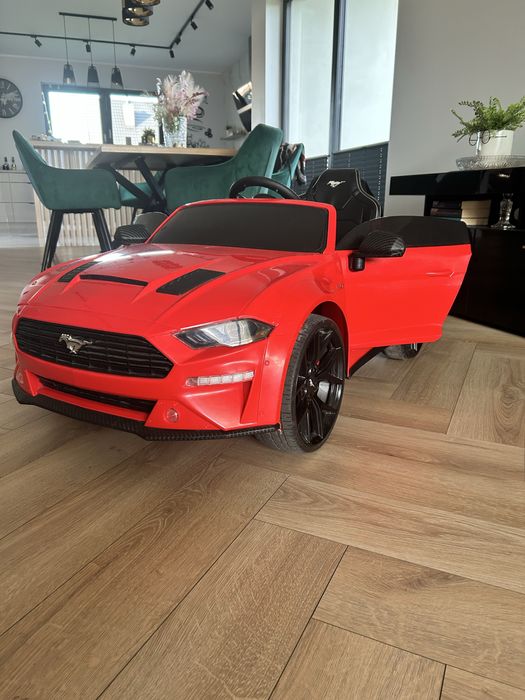 Samochod dla dziecka ford mustang