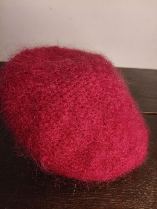 Vintage różowy beret z włochatej wełny ²²⁴