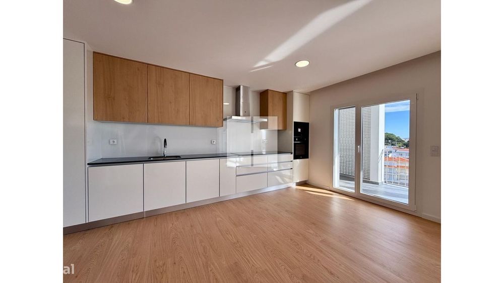 Apartamento T3 c/ Garagem Dupla