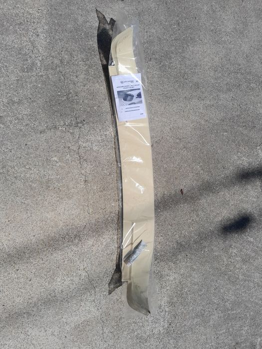 Spoiler teto Peugeot 208