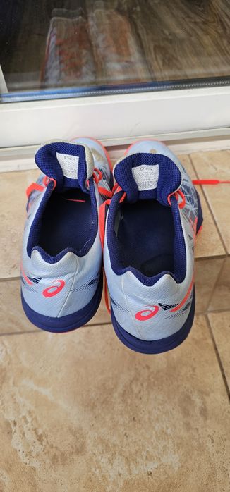 ASICS buty halowe rozmiar 40 wkładka 25,5cm stan bardzo dobry