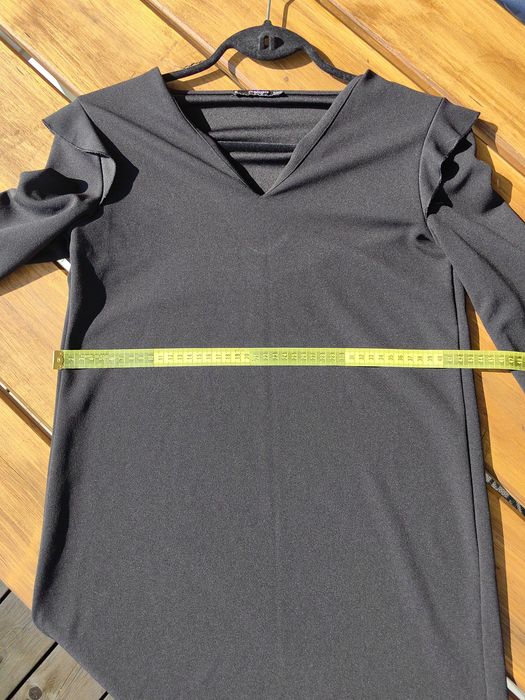 Letnia sukienka do kolan Violeta by Mango,  XS, dekolt V,  czarna stan dobry