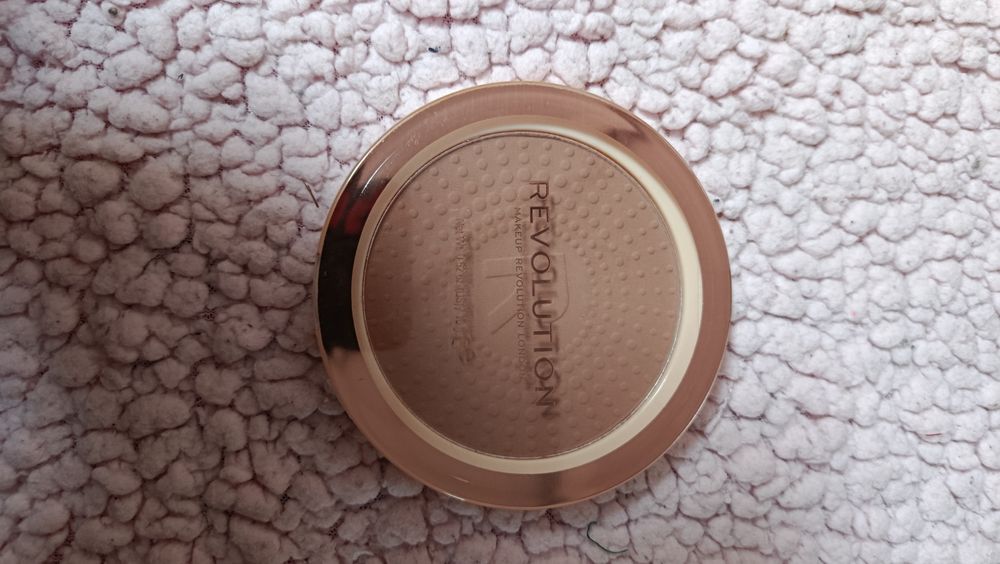 Bronze Makeup Revolution Castanho Dourado