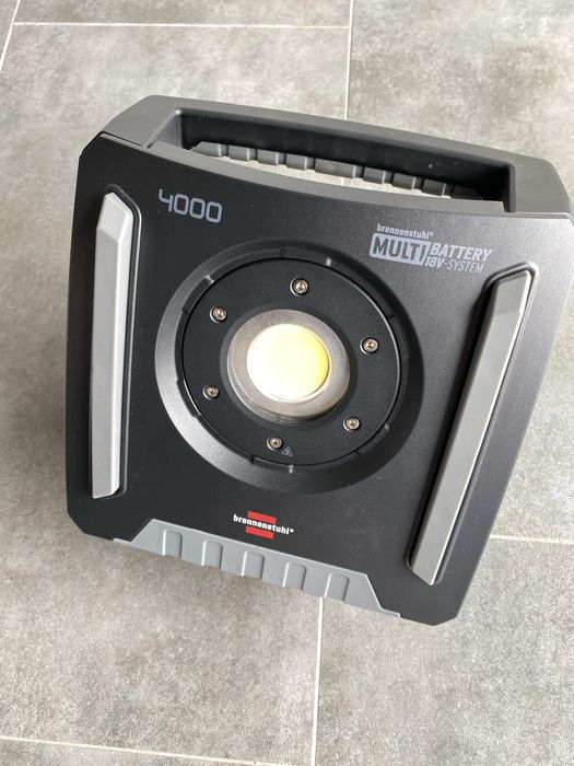 Holofote obras bateria Brennenstuhl