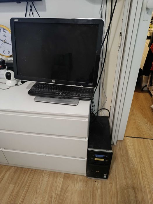 PC torre,monitor e teclado
