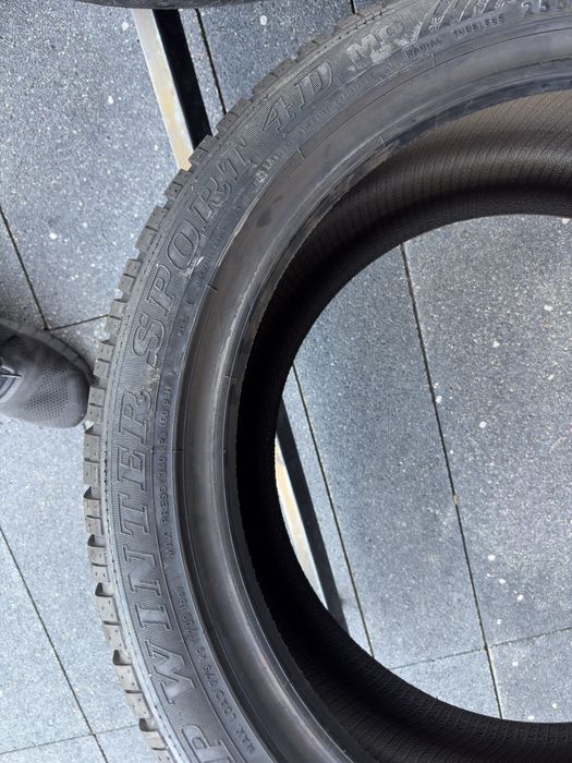 Nowe opony zimowe 255 40 r18 Dunlop 2024r