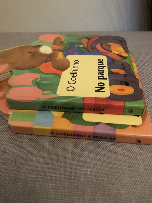 2 livros: o coelhinho no parque e a brincar