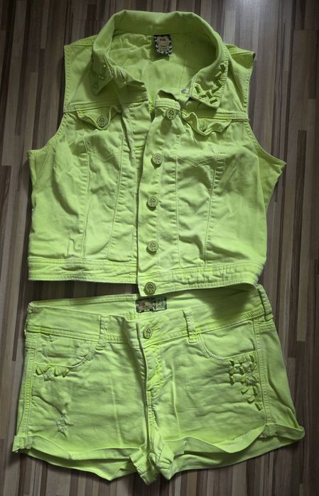 Komplet kamizelka i szorty Bershka XS-S