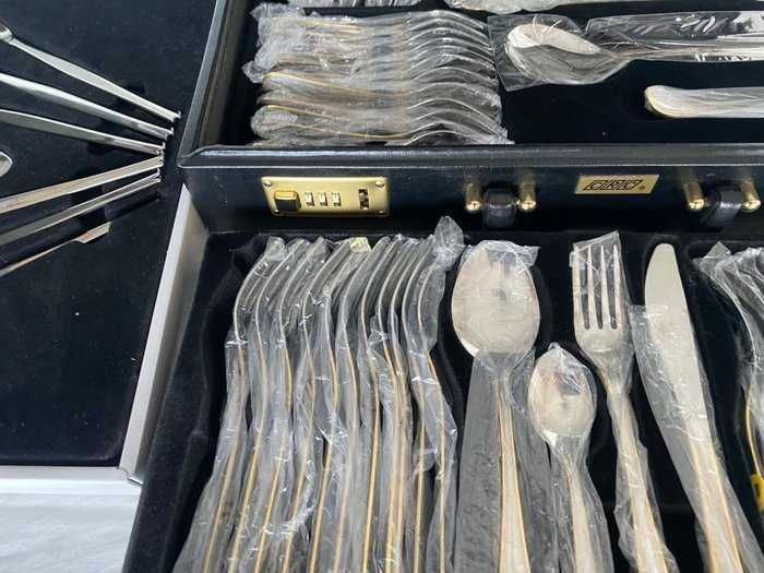 Faqueiro 77 Peças  banhado a ouro de 24k