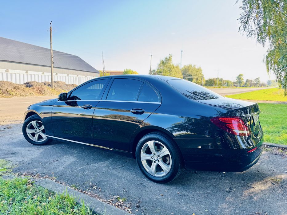 Mercedes-Benz W213 E220d 9G-tronic 2018 Official