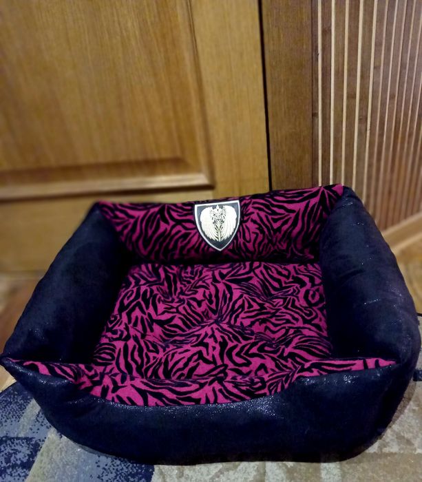 Лежак для середніх собак