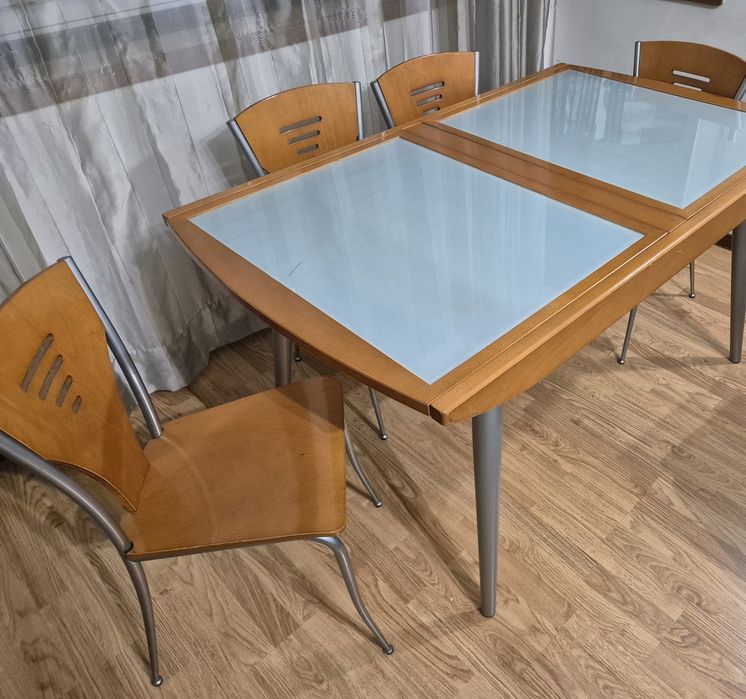 Mesa para sala ou cozinha