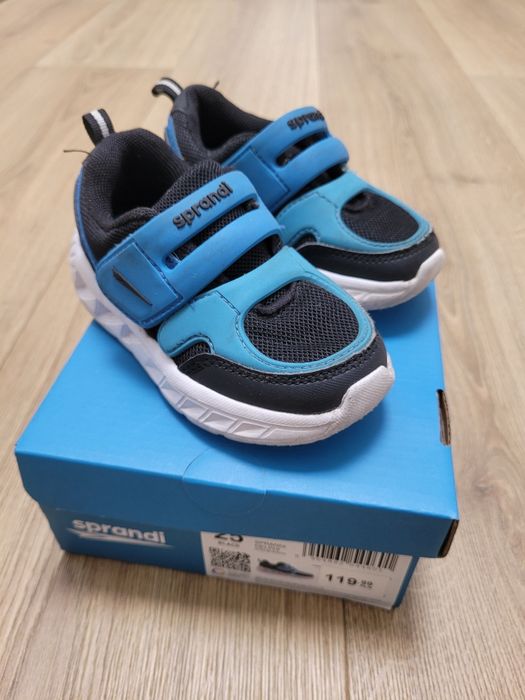 Buty sportowe sprandi 25 świecące