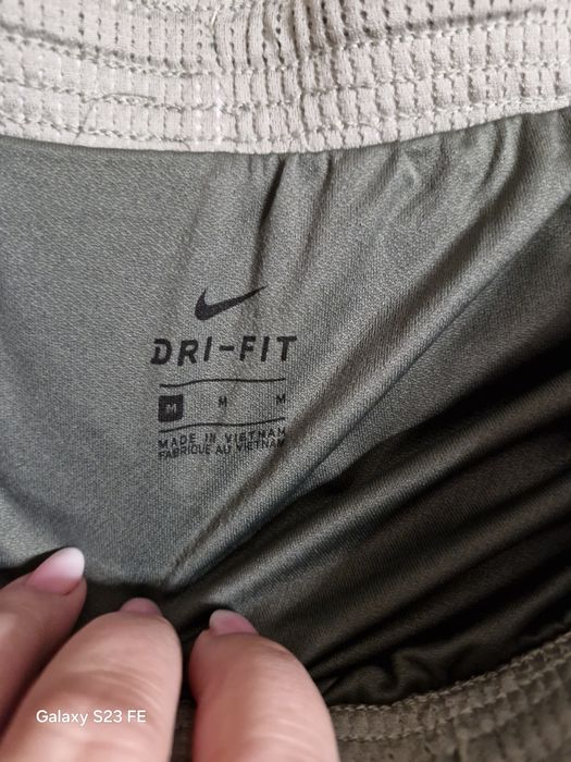 Spodenki damskie Nike rozmiar M stan idealny