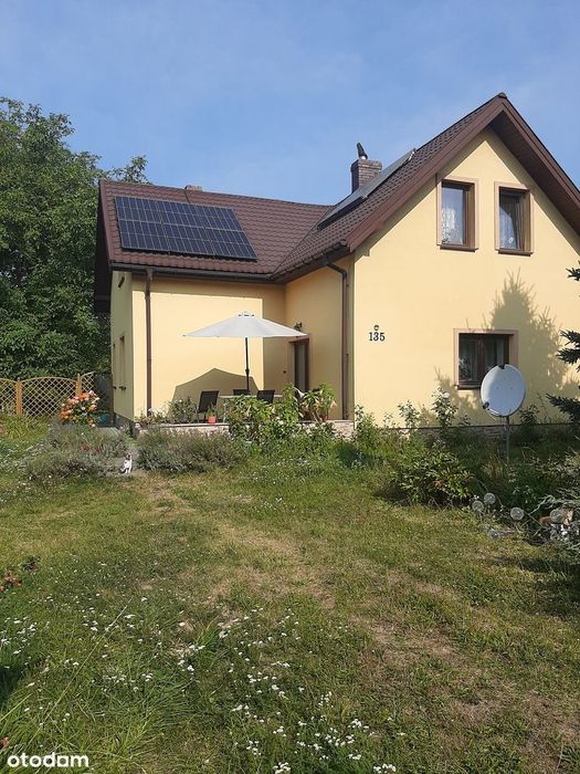 Ładny, przestronny dom o pow.167 m² z fotowoltaiką, solarami.