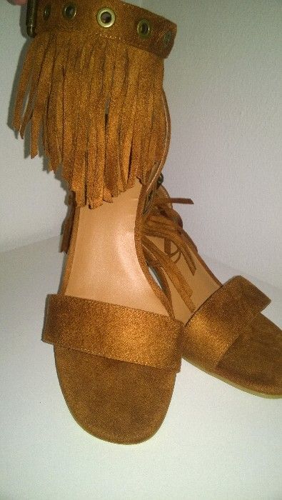 odkryte buty frędzle obcas