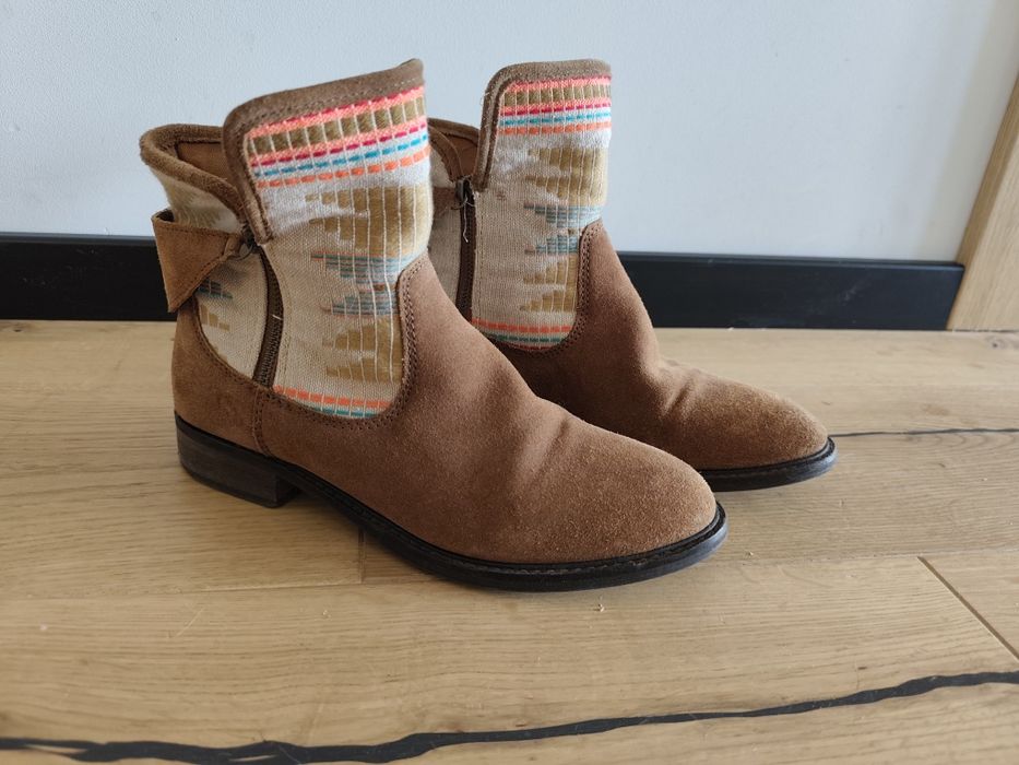 Botki zamszowe w stylu Boho Pull & Bear rozmiar 40