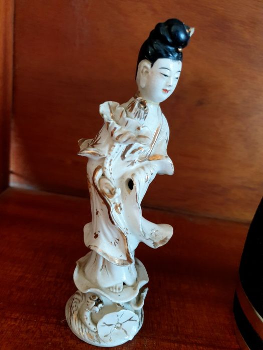 Boneca chinesa cerâmica