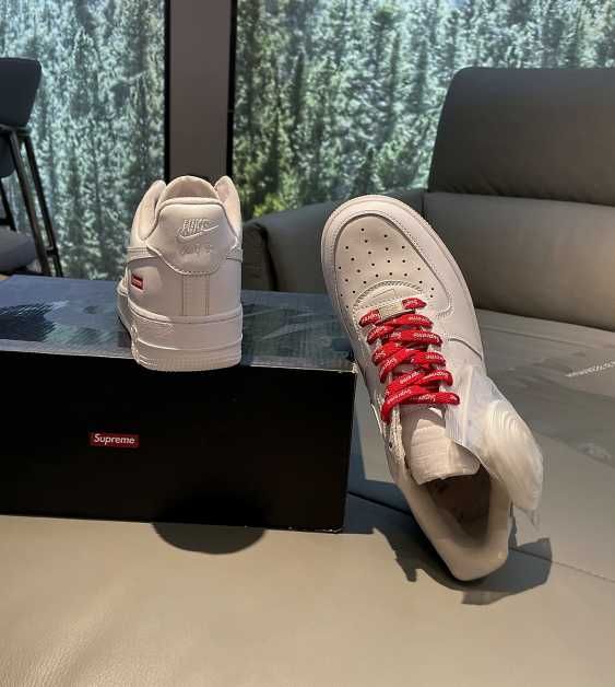Nike Air Force 1 Low Supreme White R.41