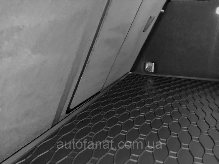 Audi Q3 (8U) Килимок у багажник | Гумовий резиновий коврик Ауді |Чехія