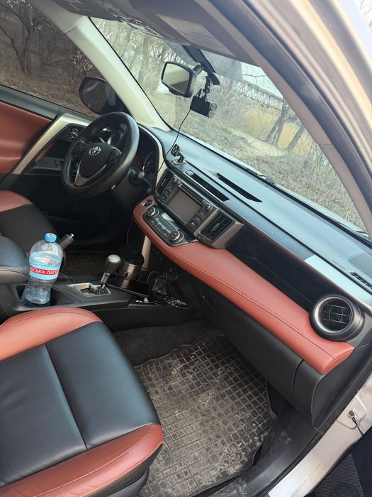 Toyota rav 4 2015
