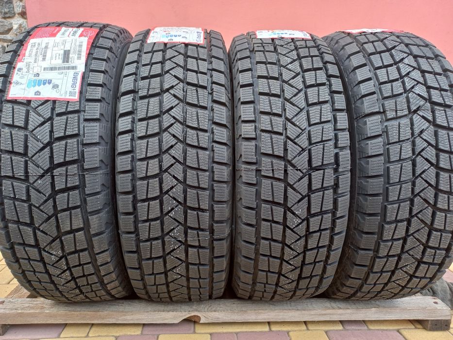 Нова 215/65/16 зима. Резина 26 року. Шини Firemax.  Продаж 2 або 4 шт.