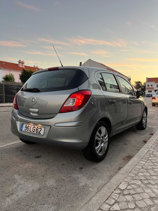 Opel Corsa 1.2 2011 - muito bem estimado