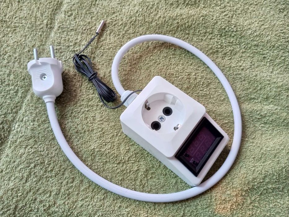 Прибор для инкубаторов каптильней и тд.Контроллер температуры.