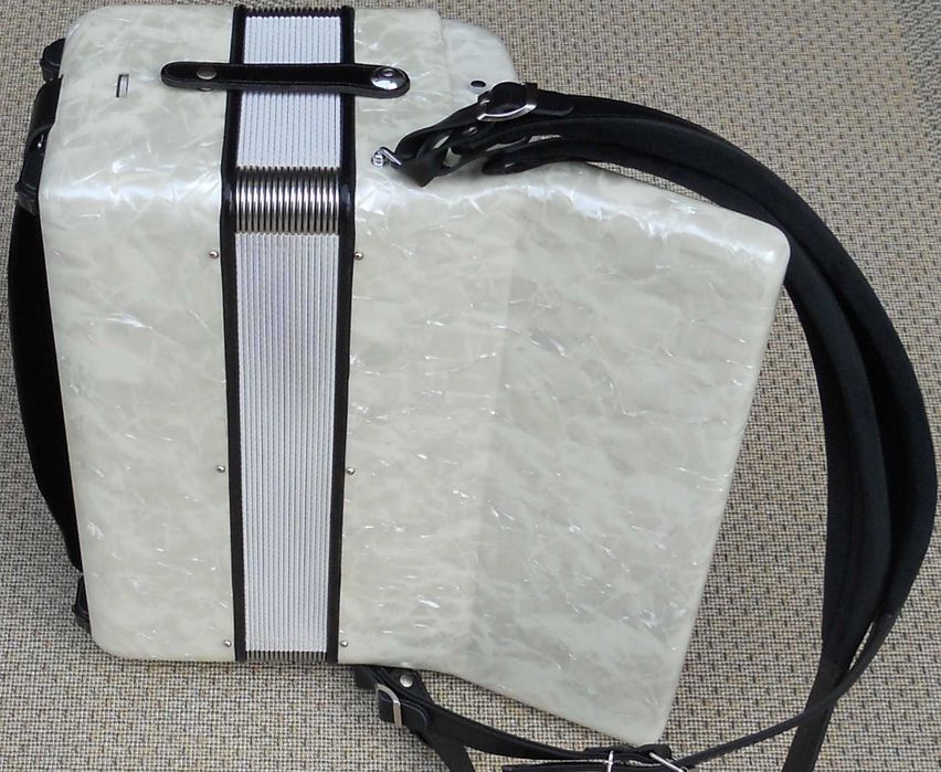 Akordeon włoski MANTOVANELLI 72 basy z gwarancją