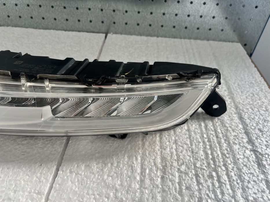 Farol diurno esquerdo/direito  CITROËN C4 Picasso (Ref. 9676036580)