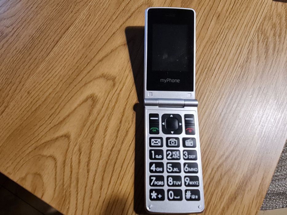 Telefon dla seniora Maxcom MM827