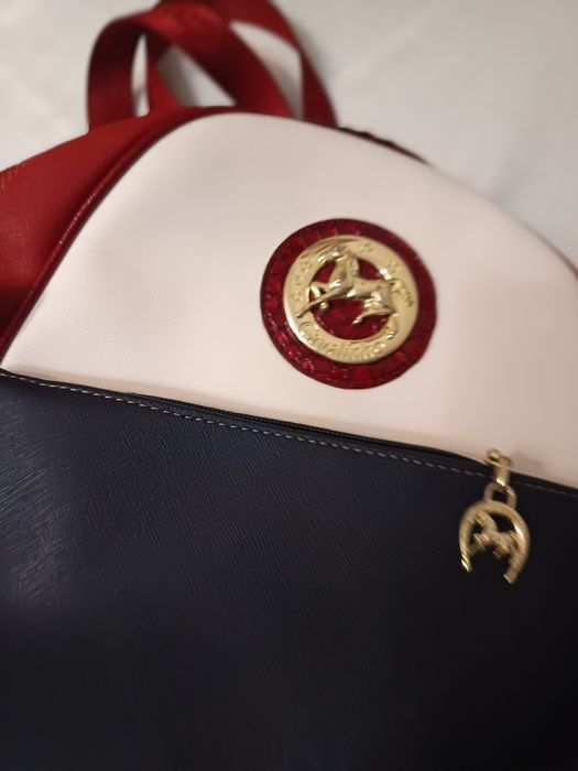 Vendo mochila da marca Cavalinho.
