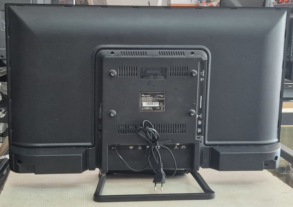 Telewizor firmy Skymaster 32cale  32SH4530-wbudowany dekoderem-uszk