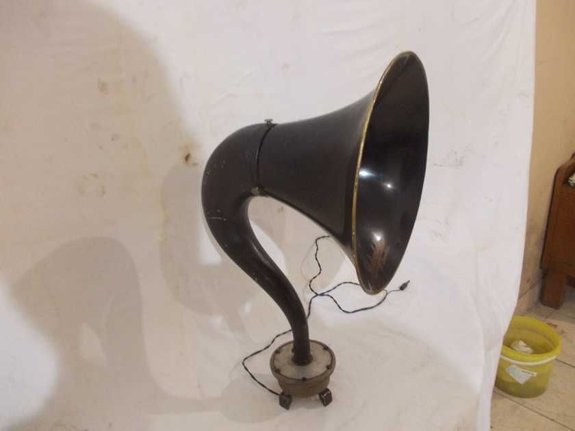 Zabytkowy przedwojenny głośnik radiowy RADIOGLOBE