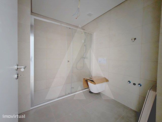 Apartamento T2 moderno - Open Space com imensa luz natura
