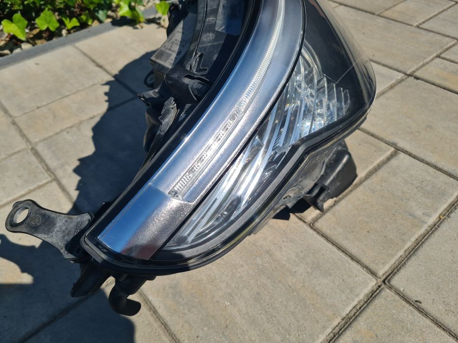 Przednia prawa lampa H7 BMW 5 E60 sedan E61 kombi po liftingu 2007-2012r