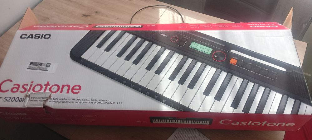 Casiotone CT-S200