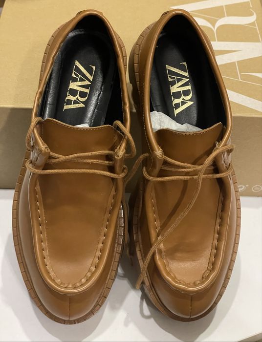 Шкіряні туфлі ZARA Wallabe