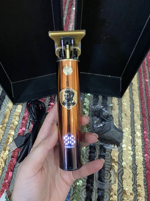 Maquina de barbear e cortar cabelo