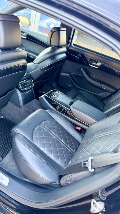 Audi  A8    Long