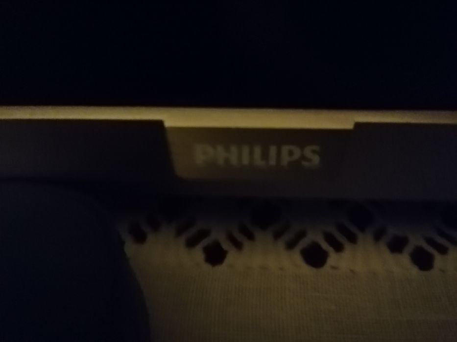 Televisor em estado novo.