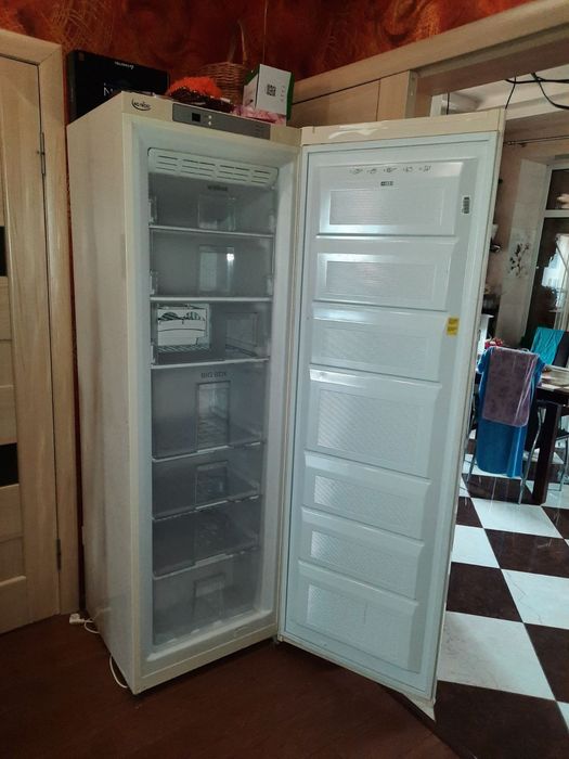 Продам морозильную камеру NOFROST